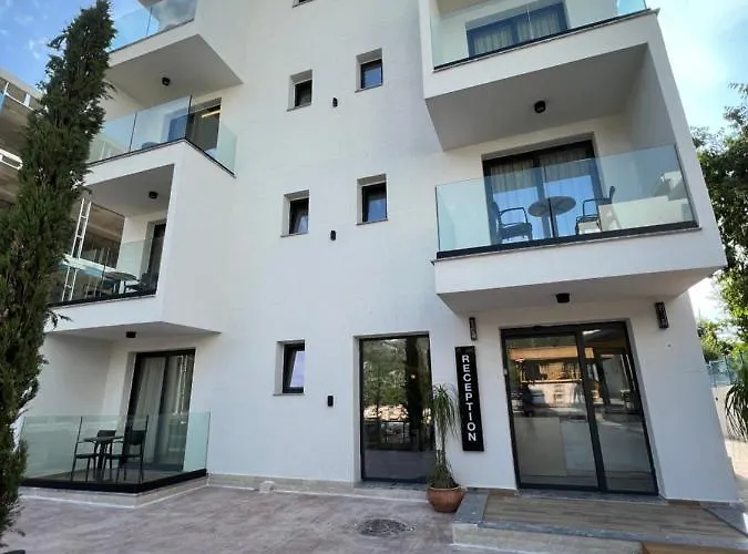 Patio Mare מלון 4*